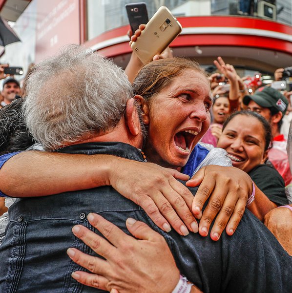 Ato pela reforma agrária em Quedas do Iguaçu, no Paraná. #LulaPeloSul #LulaPeloParaná #LulaPeloBrasil #Lula Fotos: Ricardo Stuckert (Foto: Davis Sena Filho) Ato pela reforma agrária em Quedas do Iguaçu, no Paraná. #LulaPeloSul #LulaPeloParaná #LulaPeloBrasil #Lula Fotos: Ricardo Stuckert