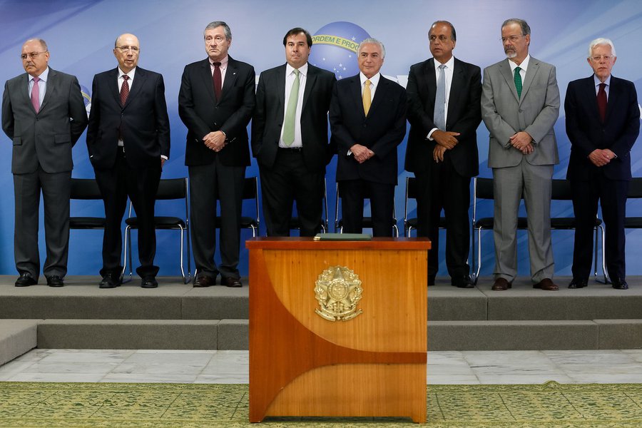 Assinatura de Decreto de Intervenção Federal no estado do Rio de Janeiro, com o objetivo de por termo ao grave comprometimento da ordem pública (Foto: Chico Vigilante) Assinatura de Decreto de Intervenção Federal no estado do Rio de Janeiro, com o objetivo de por termo ao grave comprometimento da ordem pública