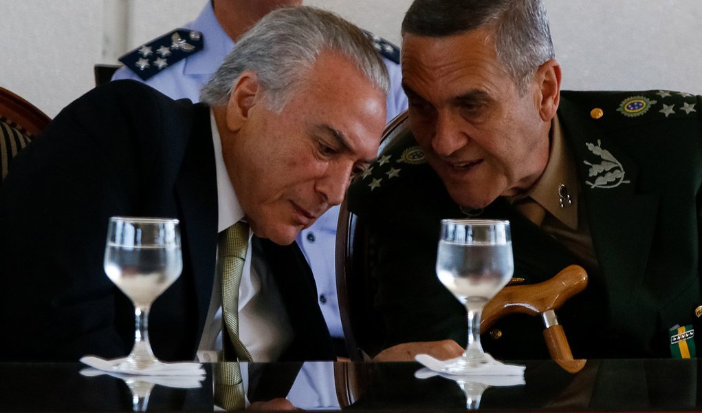 Michel Temer e o General-de-Exército Eduardo Villas Bôas (Foto: Paulo Emílio) Michel Temer e o General-de-Exército Eduardo Villas Bôas