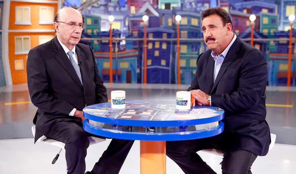 Henrique Meirelles participa do quadro “Dois Dedos de Prosa” no Programa do Ratinho desta segunda-feira (19) Foto_Gabriel_Cardoso_SBT (Foto: Altamiro Borges) Henrique Meirelles participa do quadro “Dois Dedos de Prosa” no Programa do Ratinho desta segunda-feira (19) Foto_Gabriel_Cardoso_SBT