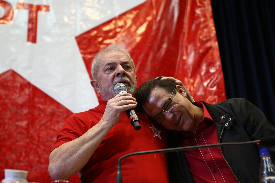 10/6/2016- São Paulo- SP, Brasil- O ex-presidente Luiz Inácio Lula da Silva participa na Assembleia Legislativa da posse de Luiz Marinho na Presidência Estadual do Partido dos Trabalhadores (PT). Foto: Filipe Araújo (Foto: Paulo Emílio) 10/6/2016- São Paulo- SP, Brasil- O ex-presidente Luiz Inácio Lula da Silva participa na Assembleia Legislativa da posse de Luiz Marinho na Presidência Estadual do Partido dos Trabalhadores (PT). Foto: Filipe Araújo