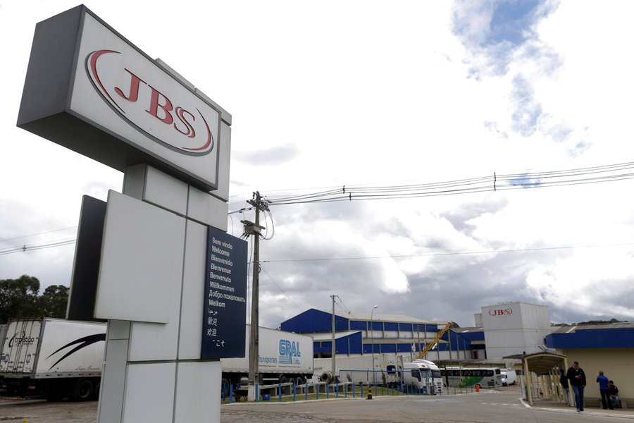 General view of Brazilian meatpacker JBS SA in the city of Lapa, Parana state, Brazil, March 21, 2017. Picture taken March 21, 2017. REUTERS/Ueslei Marcelino (Foto: Romulo Faro) General view of Brazilian meatpacker JBS SA in the city of Lapa, Parana state, Brazil, March 21, 2017. Picture taken March 21, 2017. REUTERS/Ueslei Marcelino