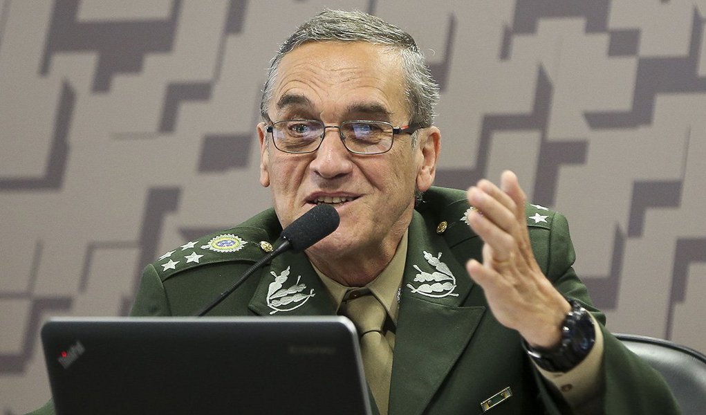 Brasília - O comandante do Exército, general Eduardo Dias da Costa Villas Boas, durante audiência pública na Comissão de Relações Exteriores e Defesa Nacional, do Senado (Marcelo Camargo/Agência Brasil) (Foto: Gustavo Conde) Brasília - O comandante do Exército, general Eduardo Dias da Costa Villas Boas, durante audiência pública na Comissão de Relações Exteriores e Defesa Nacional, do Senado (Marcelo Camargo/Agência Brasil)