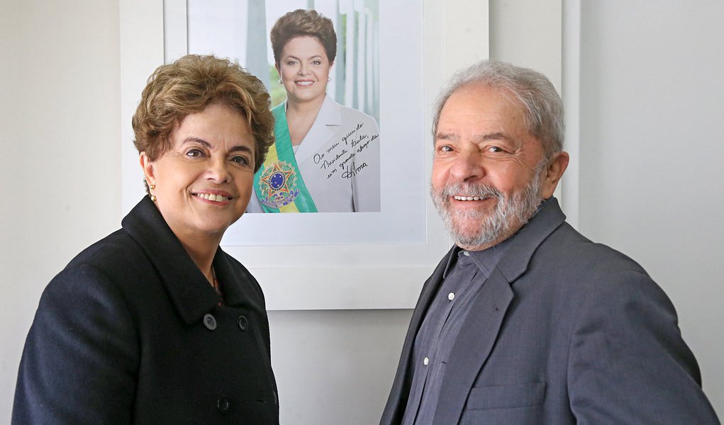 10/06/2016 - São Paulo - SP, Brasil - Presidenta afastada Dilma Rousseff e o Ex-Presidente Lula se encontraram no Instituto Lula nesta sexta-feira (10) - Foto: Ricardo Stuckert/Instituto Lula (Foto: Gleisi Hoffmann) 10/06/2016 - São Paulo - SP, Brasil - Presidenta afastada Dilma Rousseff e o Ex-Presidente Lula se encontraram no Instituto Lula nesta sexta-feira (10) - Foto: Ricardo Stuckert/Instituto Lula
