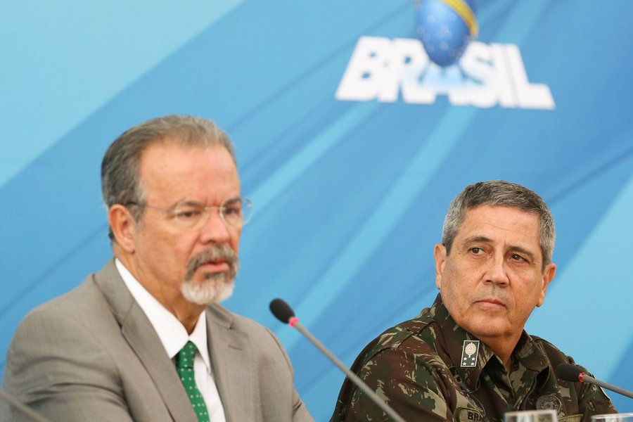 Raul Jungmann, e o comandante Militar do Leste, General Braga Netto (Foto: Charles Nisz) Raul Jungmann, e o comandante Militar do Leste, General Braga Netto
