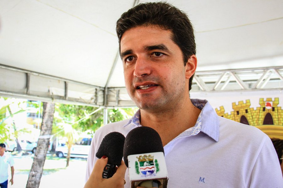 Rui Palmeira inaugura o projeto Praia Acessível. Foto: Pei Fon Secom/Maceió (Foto: Voney Malta) Rui Palmeira inaugura o projeto Praia Acessível. Foto: Pei Fon Secom/Maceió