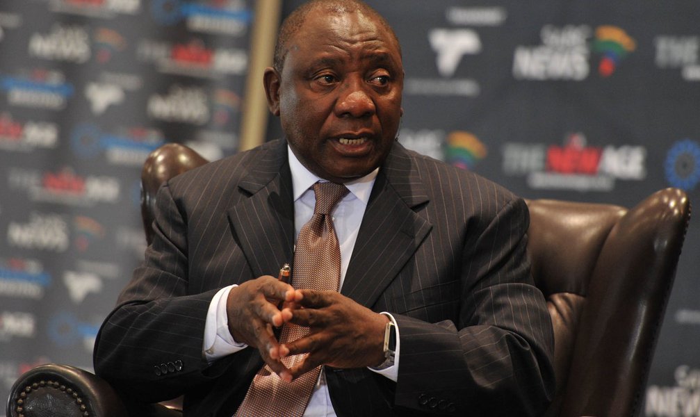 Deputy President Cyril Ramaphosa speaking about the SoNA at the New Age Business Briefing breakfast at Grandwest in Cape Town. 18/06/2014 Kopano Tlape GCIS (Foto: Romulo Faro) Deputy President Cyril Ramaphosa speaking about the SoNA at the New Age Business Briefing breakfast at Grandwest in Cape Town. 18/06/2014 Kopano Tlape GCIS