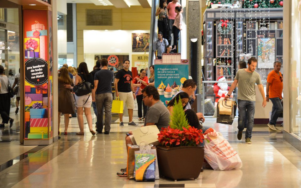 Shopping no centro de Brasília tem movimento intenso no último fim de semana antes do Natal (Foto: Paulo Emílio) Shopping no centro de Brasília tem movimento intenso no último fim de semana antes do Natal