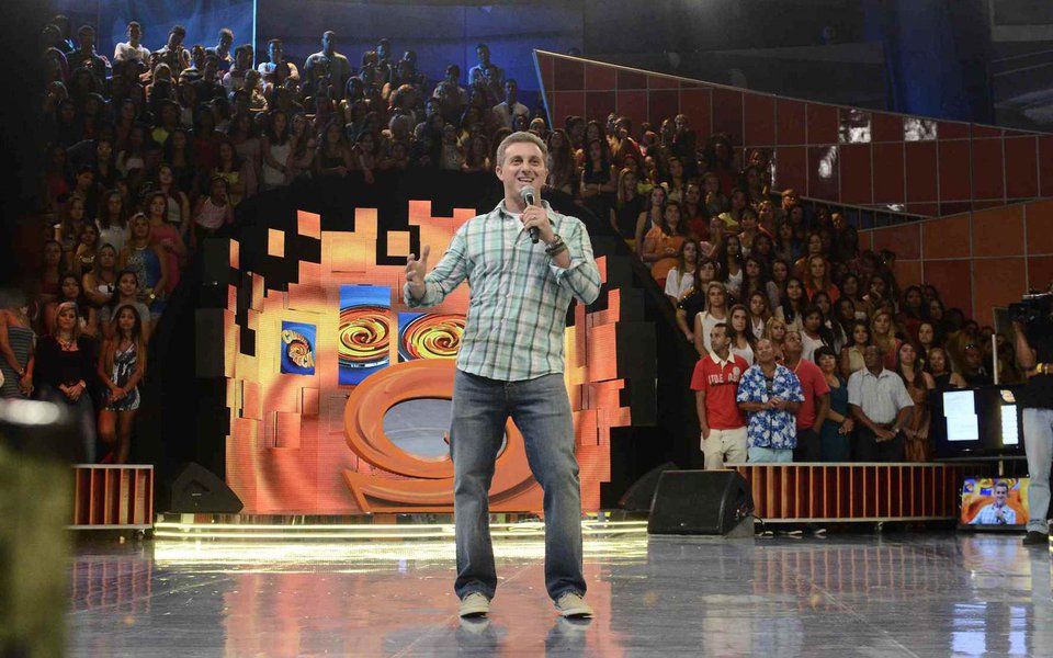 Luciano Huck no cenáiro novo (Foto: Dimas Roque) Luciano Huck no cenáiro novo
