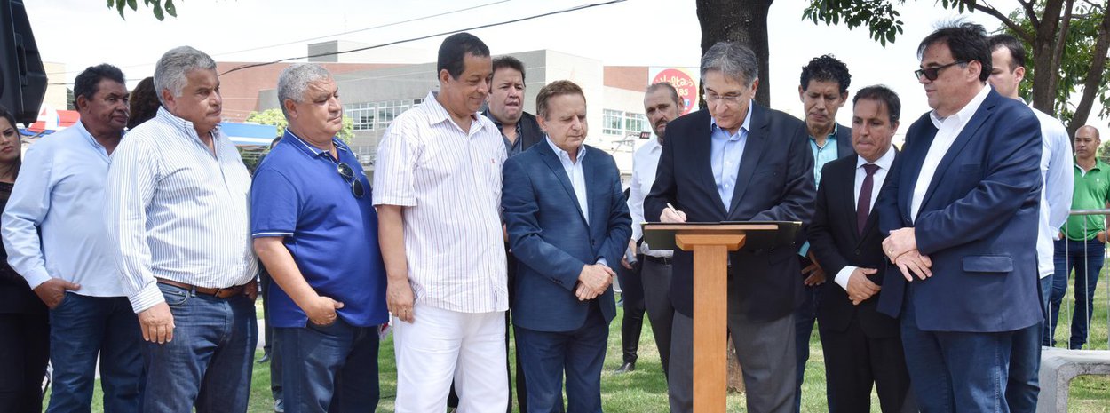 Governador Fernando Pimentel participa de visita Inaugural a obra calha do rio Betim e de assinatura do termo de doação de áreas das Colônias Santa Isabel. 29-01-2018- Betim Foto: (Foto: Leonardo Lucena) Governador Fernando Pimentel participa de visita Inaugural a obra calha do rio Betim e de assinatura do termo de doação de áreas das Colônias Santa Isabel. 29-01-2018- Betim Foto:
