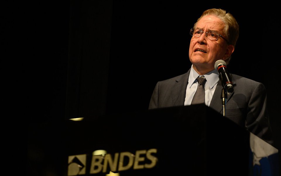 Rio de Janeiro - Paulo Rabello de Castro toma posse na presidência do Banco Nacional de Desenvolvimento Econômico e Social (BNDES) (Fernando Frazão/Agênci Brasil) (Foto: Paulo Emílio) Rio de Janeiro - Paulo Rabello de Castro toma posse na presidência do Banco Nacional de Desenvolvimento Econômico e Social (BNDES) (Fernando Frazão/Agênci Brasil)