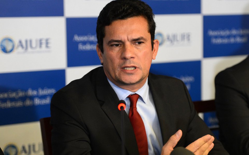 O juiz federal Sérgio Moro participa de apresentação de um conjunto de medidas contra a impunidade e pela efetividade da Justiça, na sede Associação dos Juízes Federais do Brasil (Fabio Rodrigues Pozzebom/Agência Brasil) (Foto: Romulo Faro) O juiz federal Sérgio Moro participa de apresentação de um conjunto de medidas contra a impunidade e pela efetividade da Justiça, na sede Associação dos Juízes Federais do Brasil (Fabio Rodrigues Pozzebom/Agência Brasil)