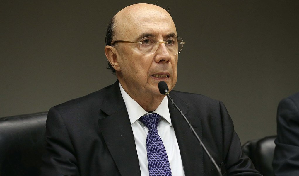 Brasília – O ministro da Fazenda, Henrique Meirelles, durante coletiva sobre meta de inflação (Antônio Cruz/Agência Brasil) (Foto: Aquiles Lins) Brasília – O ministro da Fazenda, Henrique Meirelles, durante coletiva sobre meta de inflação (Antônio Cruz/Agência Brasil)
