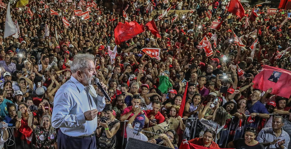 Abertura da caravana Lula por Minas Gerais, em Ipatinga. Em defesa da Soberania Nacional. #LulaPeloBrasil #LulaPorMinasGerais Foto Ricardo Stuckert (Foto: Emir Sader) www.brasil247.com - Abertura da caravana Lula por Minas Gerais, em Ipatinga. Em defesa da Soberania Nacional. #LulaPeloBrasil #LulaPorMinasGerais Foto Ricardo Stuckert