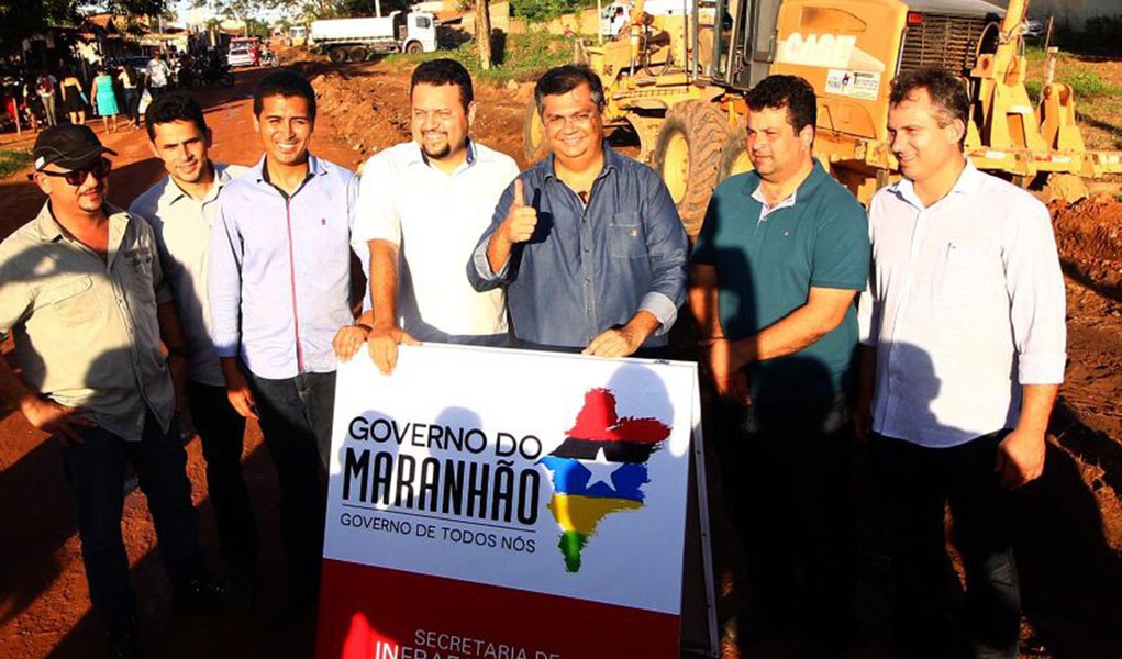 Governador Flávio Dino e secretário na entrega de obras e anúncios de investimentos para a cidade de Imperatriz. Foto: Gilson Teixeira/Secap (Foto: Leonardo Lucena) Governador Flávio Dino e secretário na entrega de obras e anúncios de investimentos para a cidade de Imperatriz. Foto: Gilson Teixeira/Secap