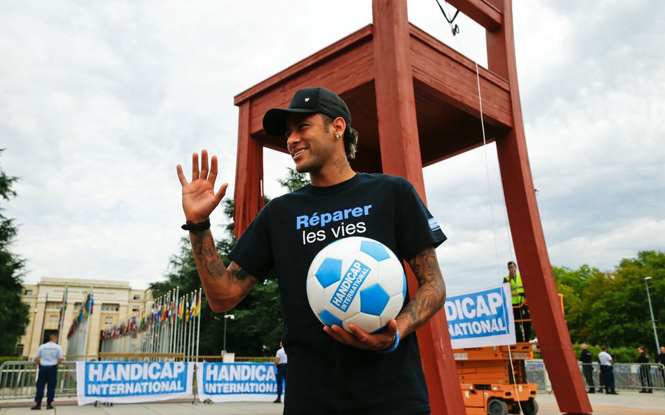 Neymar é apresentado como novo embaixador da boa vontade para pessoas com deficiência da organização Handicap International 15/08/2017 REUTERS/Denis Balibouse (Foto: Gisele Federicce) Neymar é apresentado como novo embaixador da boa vontade para pessoas com deficiência da organização Handicap International 15/08/2017 REUTERS/Denis Balibouse