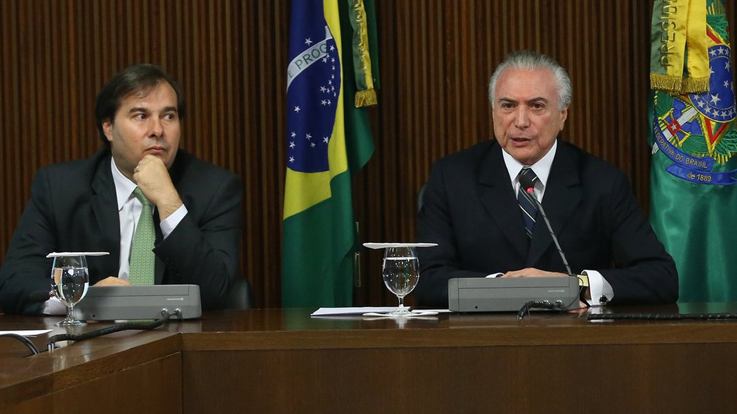 Brasília - O presidente da Câmara dos Deputados, Rodrigo Maia, o presidente Michel Temer, e o ministro do Gabinete de Segurança Institucional, General Sergio Etchegoyen durante reunião sobre o Plano Nacional de Segurança (Antonio Cruz/Agência Brasil) (Foto: Charles Nisz) Brasília - O presidente da Câmara dos Deputados, Rodrigo Maia, o presidente Michel Temer, e o ministro do Gabinete de Segurança Institucional, General Sergio Etchegoyen durante reunião sobre o Plano Nacional de Segurança (Antonio Cruz/Agência Brasil)