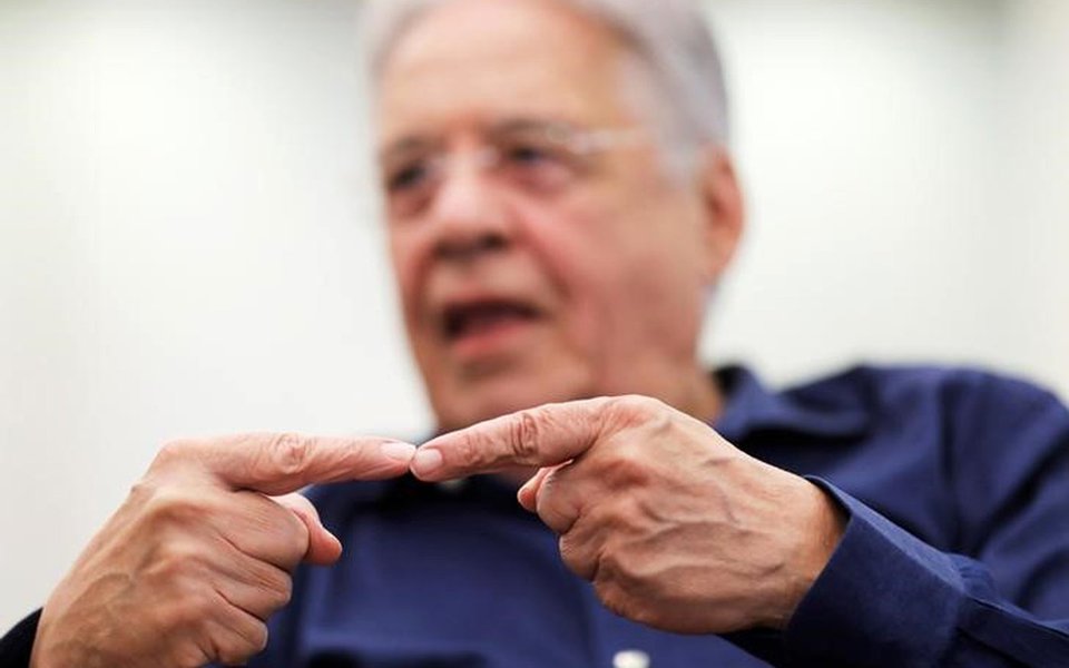 Ex-presidente Fernando Henrique Cardoso dá entrevista à Reuters no escritório de sua fundação 04/05/2017 REUTERS/Nacho Doce (Foto: Aquiles Lins) Ex-presidente Fernando Henrique Cardoso dá entrevista à Reuters no escritório de sua fundação 04/05/2017 REUTERS/Nacho Doce