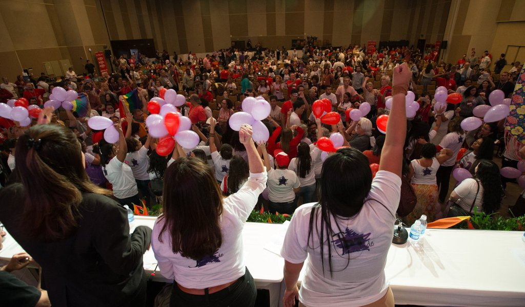 Brasília- DF 02-06-2017 6º Congresso do nacional do PT. Intervenção das mulheres da JPT. "Partido sem machismo" Foto Lula Marques/AGPT (Foto: Zeca Dirceu) Brasília- DF 02-06-2017 6º Congresso do nacional do PT. Intervenção das mulheres da JPT. "Partido sem machismo" Foto Lula Marques/AGPT