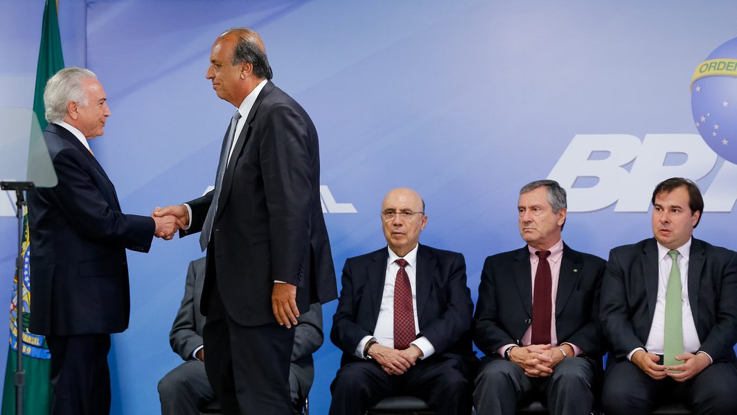 (Brasília - DF, 16/02/2018) Assinatura de Decreto de Intervenção Federal no estado do Rio de Janeiro, com o objetivo de por termo ao grave comprometimento da ordem pública (Foto: Aquiles Lins) (Brasília - DF, 16/02/2018) Assinatura de Decreto de Intervenção Federal no estado do Rio de Janeiro, com o objetivo de por termo ao grave comprometimento da ordem pública