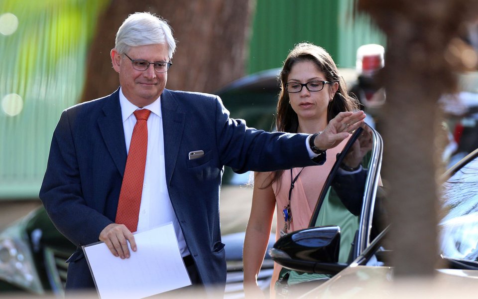Rodrigo Janot chega para sessão do STF 14/9/2017 REUTERS/Adriano Machado (Foto: Paulo Emílio) Rodrigo Janot chega para sessão do STF 14/9/2017 REUTERS/Adriano Machado