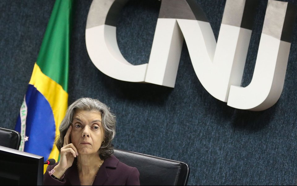 Brasília - A presidente do Conselho Nacional de Justiça, Cármen Lúcia, preside reunião extraordinária do órgão(Antônio Cruz/Agência Brasil) (Foto: Charles Nisz) Brasília - A presidente do Conselho Nacional de Justiça, Cármen Lúcia, preside reunião extraordinária do órgão(Antônio Cruz/Agência Brasil)