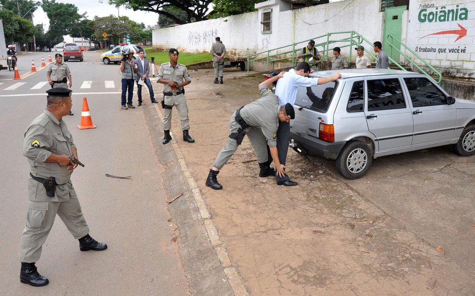 Abordagem Policial fotos Eduardo Ferreira (Foto: Leonardo Lucena) Abordagem Policial fotos Eduardo Ferreira