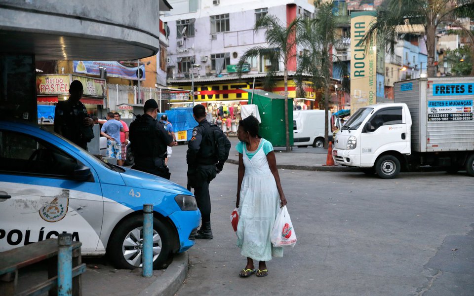 Rio de Janeiro - Comunidade da Rocinha, na zona sul do Rio de Janeiro, após confrontos de grupos de traficantes rivais pelo controle de pontos de venda de drogas. (Foto: Fernando Frazão/Agência Brasil). (Foto: Leonardo Lucena) Rio de Janeiro - Comunidade da Rocinha, na zona sul do Rio de Janeiro, após confrontos de grupos de traficantes rivais pelo controle de pontos de venda de drogas. (Foto: Fernando Frazão/Agência Brasil).