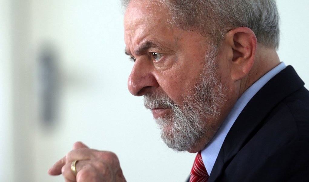 O ex-presidente brasileiro Luiz Inácio Lula da Silva concede entrevista à Reuters na cidade de Penedo, no Alagoas 23/08/2017 REUTERS/Paulo Whitaker (Foto: Leonardo Attuch) O ex-presidente brasileiro Luiz Inácio Lula da Silva concede entrevista à Reuters na cidade de Penedo, no Alagoas 23/08/2017 REUTERS/Paulo Whitaker