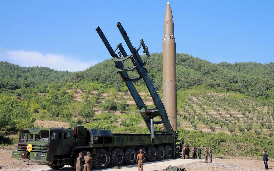 Míssil balístico Hwasong-14 em foto divulgada pela Agência de Notícias Central da Coreia do Norte, em Pyongyang. 05/07/2017 KCNA/via REUTERS (Foto: Paulo Emílio) Míssil balístico Hwasong-14 em foto divulgada pela Agência de Notícias Central da Coreia do Norte, em Pyongyang. 05/07/2017 KCNA/via REUTERS