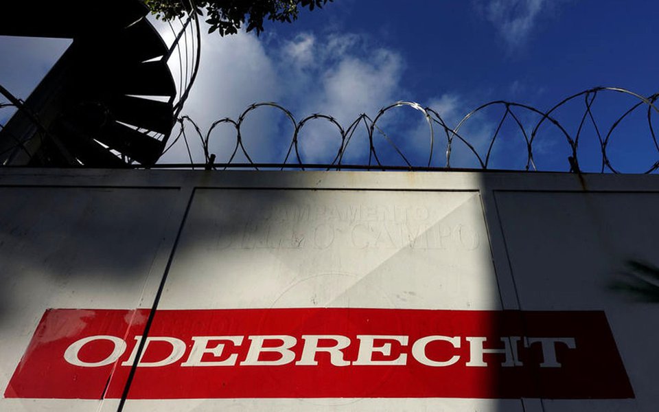 The corporate logo of Odebrecht is seen in a construction site in Caracas, Venezuela January 26, 2017. REUTERS/Carlos Garcia Rawlins (Foto: Gustavo Conde) The corporate logo of Odebrecht is seen in a construction site in Caracas, Venezuela January 26, 2017. REUTERS/Carlos Garcia Rawlins