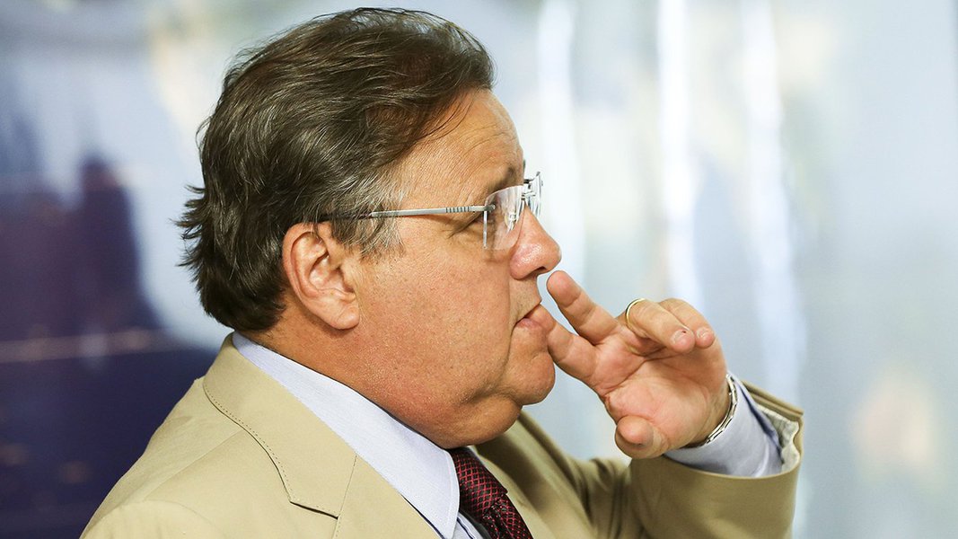 Brasília - O Ministro da Secretaria de Governo, Geddel Vieira Lima, durante reunião com líderes partidários da Câmara dos Deputados. (Marcelo Camargo/Agência Brasil) (Foto: Paulo Emílio) Brasília - O Ministro da Secretaria de Governo, Geddel Vieira Lima, durante reunião com líderes partidários da Câmara dos Deputados. (Marcelo Camargo/Agência Brasil)