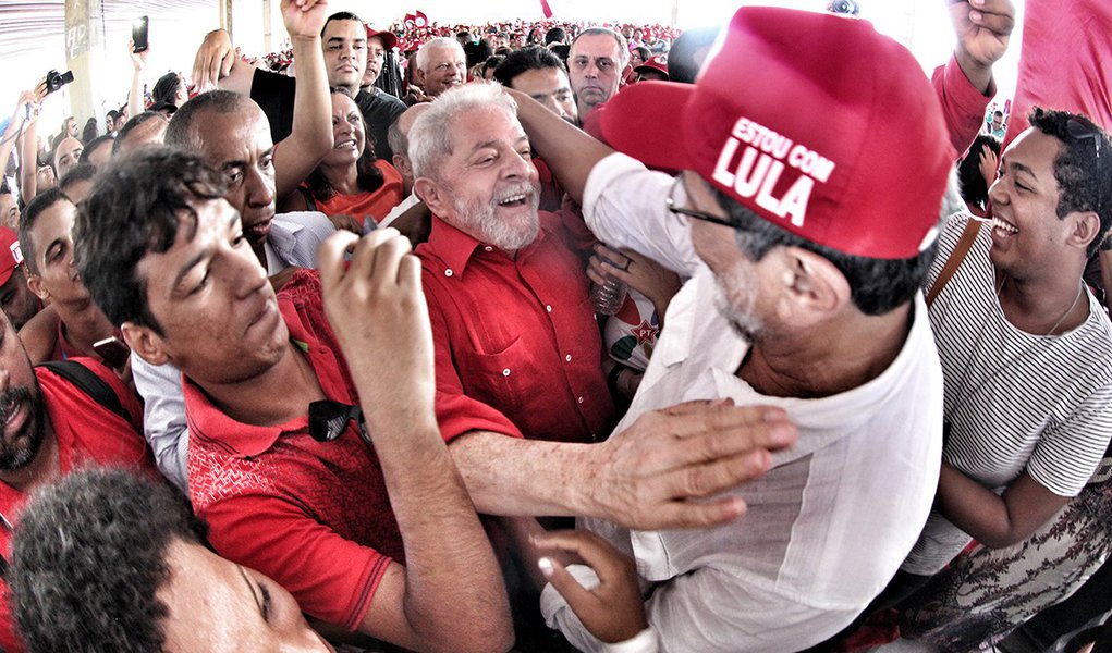 11/01/2017- Salvador- BA, Brasil- Lula participa do 29 Encontro Estadual do MST da Bahia. Foto: Felipe Araujo (Foto: Gisele Federicce) 11/01/2017- Salvador- BA, Brasil- Lula participa do 29 Encontro Estadual do MST da Bahia. Foto: Felipe Araujo
