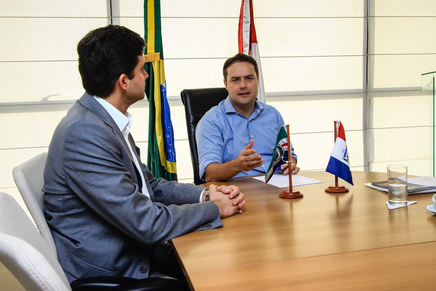 Rui Palmeira e o representante do CAF visitam o governador Renan Filho. Foto: Pei Fon/ Secom Maceió (Foto: Voney Malta) Rui Palmeira e o representante do CAF visitam o governador Renan Filho. Foto: Pei Fon/ Secom Maceió
