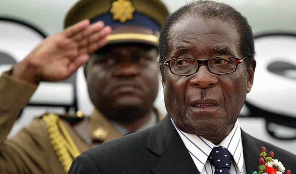 Presidente do Zimbábue, Robert Mugabe, durante evento em Harare 16/07/2008 REUTERS/Philimon Bulawayo (Foto: Paulo Emílio) Presidente do Zimbábue, Robert Mugabe, durante evento em Harare 16/07/2008 REUTERS/Philimon Bulawayo
