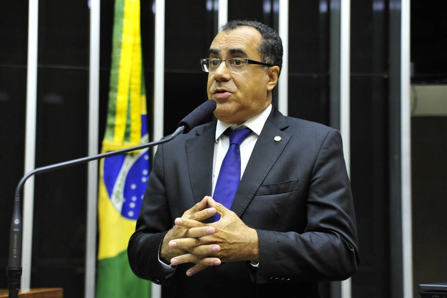 Deputado Celso Jacob (PMDB-RJ) é preso em Brasília (Foto: Paulo Emílio) Deputado Celso Jacob (PMDB-RJ) é preso em Brasília