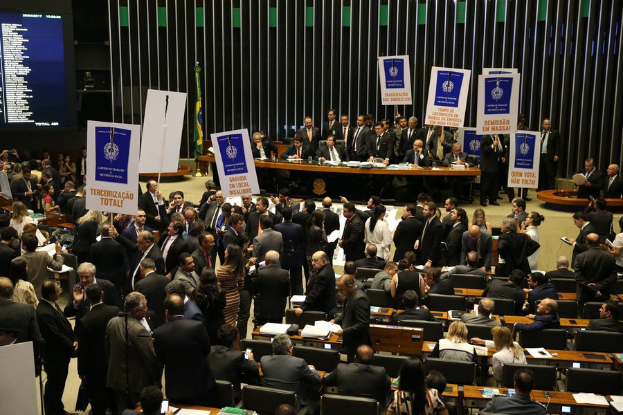 reforma trabalhista é aprovada na Câmara (Foto: Giuliana Miranda) reforma trabalhista é aprovada na Câmara