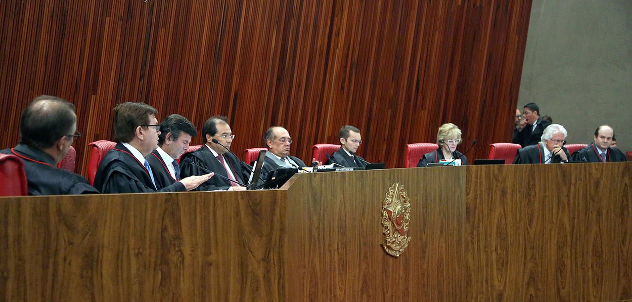 06 06 2017 Brasilia DF Brasil Julgamento da chapa Dilma Temer Ministro Herman Benjamin relator da Aije 194358 faz leitura de seu relatório durante sessão plenária do TSE. Brasília-DF, 06/06/2017 Foto: Roberto Jayme/Ascom/TSE (Foto: Aquiles Lins) 06 06 2017 Brasilia DF Brasil Julgamento da chapa Dilma Temer Ministro Herman Benjamin relator da Aije 194358 faz leitura de seu relatório durante sessão plenária do TSE. Brasília-DF, 06/06/2017 Foto: Roberto Jayme/Ascom/TSE