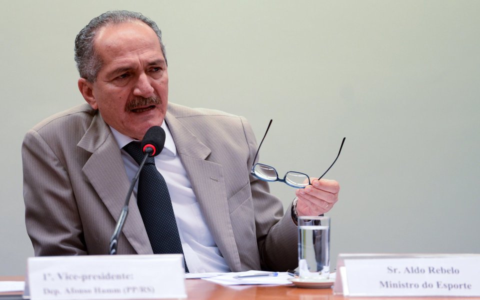 Brasília- DF- Brasil- 19/11/2014- O ministro dos Esportes, Aldo Rebelo, participa de audiência da Comissão de Esporte da Câmara para falar sobre a organização dos Jogos Olímpicos Rio 2016. (Fabio Rodrigues Pozzebom/Agência Brasil) (Foto: Giuliana Miranda) Brasília- DF- Brasil- 19/11/2014- O ministro dos Esportes, Aldo Rebelo, participa de audiência da Comissão de Esporte da Câmara para falar sobre a organização dos Jogos Olímpicos Rio 2016. (Fabio Rodrigues Pozzebom/Agência Brasil)