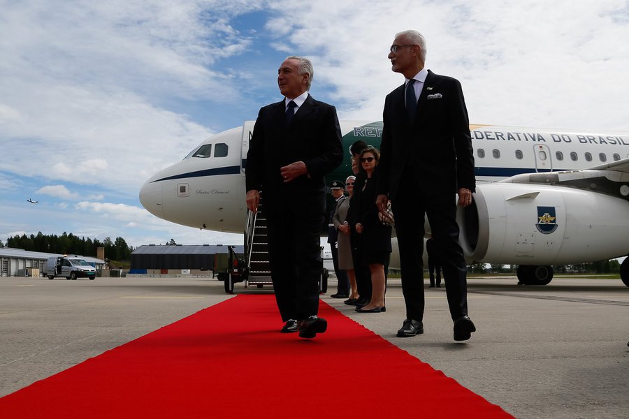 (Oslo - Noruega, 22/06/2017) Chegada a Oslo. Presidente da República, Michel Temer acompanhado do Embaixador George Monteiro Prata, Embaixador do Brasil na Noruega. Foto: Beto Barata/PR (Foto: Gisele Federicce) (Oslo - Noruega, 22/06/2017) Chegada a Oslo. Presidente da República, Michel Temer acompanhado do Embaixador George Monteiro Prata, Embaixador do Brasil na Noruega. Foto: Beto Barata/PR