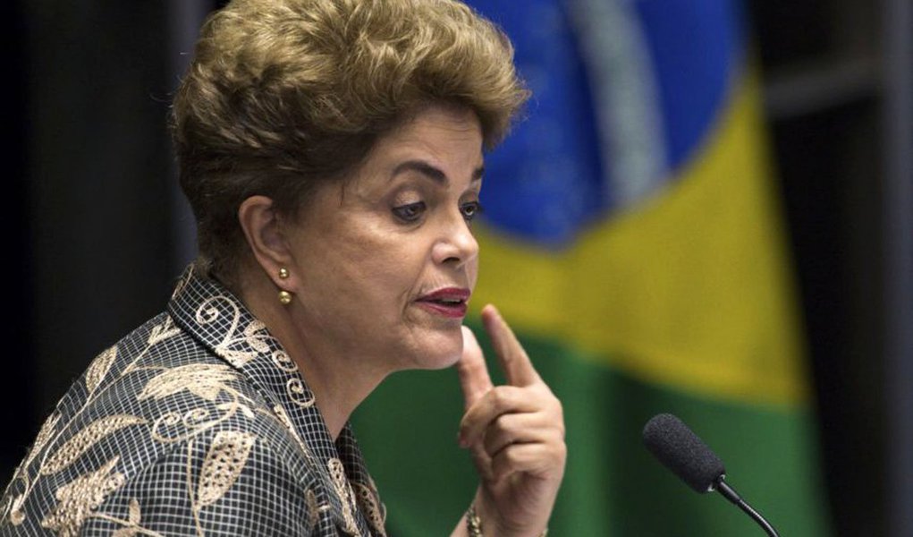 Bras�lia - A presidenta afastada, Dilma Rousseff, faz sua defesa durante sess�o de julgamento do impeachment no Senado (Marcelo Camargo/Ag�ncia Brasil) (Foto: Gustavo Conde) Bras�lia - A presidenta afastada, Dilma Rousseff, faz sua defesa durante sess�o de julgamento do impeachment no Senado (Marcelo Camargo/Ag�ncia Brasil)