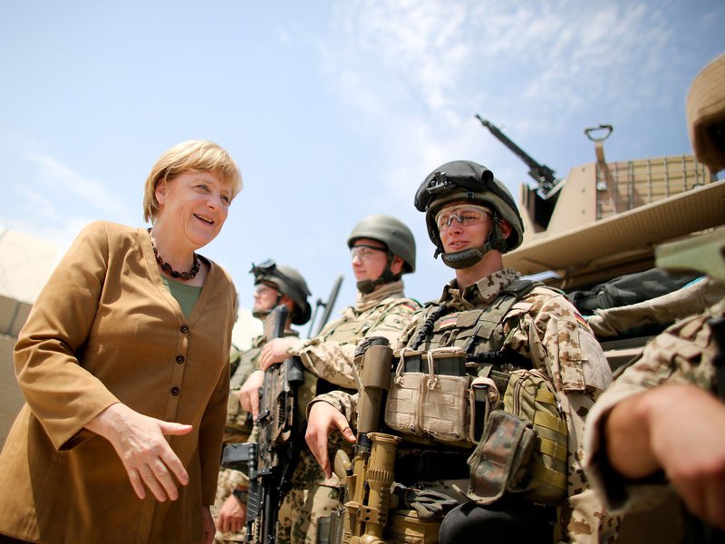 Chanceler alemã Angela Merkel vista tropas no Afeganistão; Alemanha, Afeganistão, terrorismo (Foto: Paulo Emílio) Chanceler alemã Angela Merkel vista tropas no Afeganistão; Alemanha, Afeganistão, terrorismo