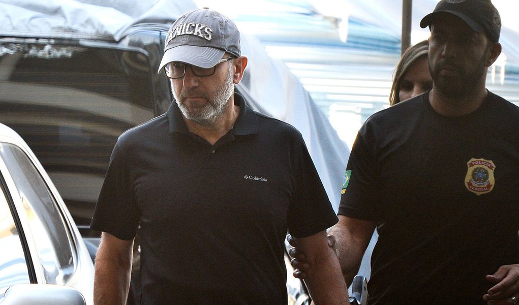 Rio de Janeiro - Policiais federais cumprem mandado de prisão preventiva contra o ex-secretário estadual de Saúde do Rio e ex-diretor do Instituto Nacional de Traumatologia e Ortopedia (Into), Sérgio Côrtes ( Tânia Rêgo/Agência Brasil) (Foto: Voney Malta) Rio de Janeiro - Policiais federais cumprem mandado de prisão preventiva contra o ex-secretário estadual de Saúde do Rio e ex-diretor do Instituto Nacional de Traumatologia e Ortopedia (Into), Sérgio Côrtes ( Tânia Rêgo/Agência Brasil)