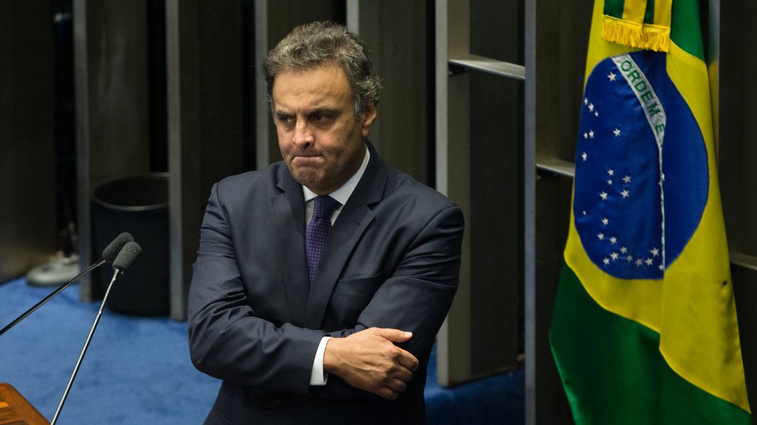 04/04/2017- Brasília- DF, Brasil- Senador Aécio Neves durante dsicurso na tribuna do senado. Foto Lula Marques/AGPT (Foto: Donizeti Nogueira) 04/04/2017- Brasília- DF, Brasil- Senador Aécio Neves durante dsicurso na tribuna do senado. Foto Lula Marques/AGPT
