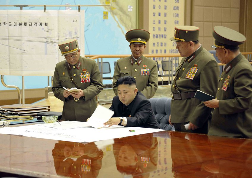 Líder da Coreia do Norte, Kim Jong-un comanda uma reunião urgente, em Pyongyang. 20/04/2017 REUTERS/KCNA (Foto: Gisele Federicce) Líder da Coreia do Norte, Kim Jong-un comanda uma reunião urgente, em Pyongyang. 20/04/2017 REUTERS/KCNA
