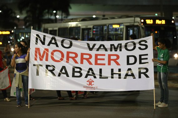 31/03/2017- Brasília- DF, Brasil- Manifestantes protestam contra a reforma da Previdência, reforma trabalhista e o projeto de lei da terceirização. Foto: Fabio Rodrigues Pozzebom/Agência Brasil (Foto: José Guimarães) 31/03/2017- Brasília- DF, Brasil- Manifestantes protestam contra a reforma da Previdência, reforma trabalhista e o projeto de lei da terceirização. Foto: Fabio Rodrigues Pozzebom/Agência Brasil