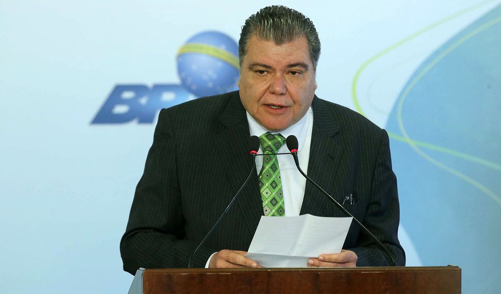 Brasília – O ministro do Meio Ambiente, Sarney Filho, participa da cerimônia em comemoração ao Dia Mundial do Meio Ambiente (Antônio Cruz/Agência Brasil) (Foto: Giuliana Miranda) Brasília – O ministro do Meio Ambiente, Sarney Filho, participa da cerimônia em comemoração ao Dia Mundial do Meio Ambiente (Antônio Cruz/Agência Brasil)