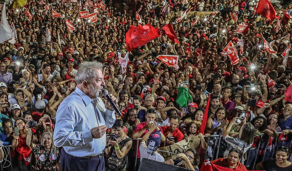 Abertura da caravana Lula por Minas Gerais, em Ipatinga. Em defesa da Soberania Nacional. #LulaPeloBrasil #LulaPorMinasGerais Foto Ricardo Stuckert (Foto: Davis Sena Filho) Abertura da caravana Lula por Minas Gerais, em Ipatinga. Em defesa da Soberania Nacional. #LulaPeloBrasil #LulaPorMinasGerais Foto Ricardo Stuckert