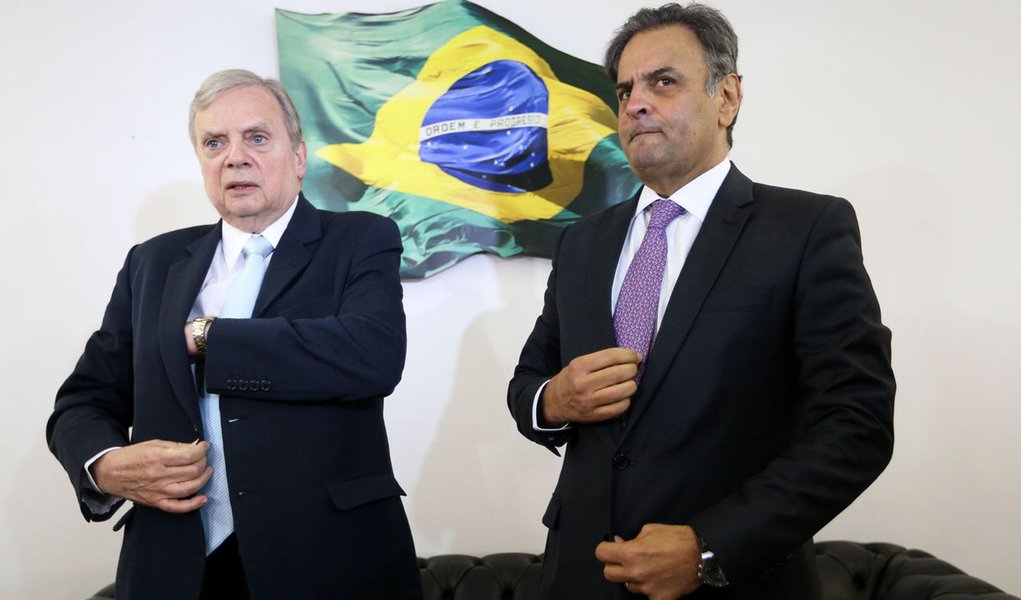 03/08/2017- Brasília- DF, Brasil- O presidente licenciado do PSDB, senador Aécio Neves, anuncia que o senador Tasso Jereissati permanecerá na presidência interina do PSDB Foto: Marcelo Camargo/Agência Brasil (Foto: Rodrigo Rocha) 03/08/2017- Brasília- DF, Brasil- O presidente licenciado do PSDB, senador Aécio Neves, anuncia que o senador Tasso Jereissati permanecerá na presidência interina do PSDB Foto: Marcelo Camargo/Agência Brasil