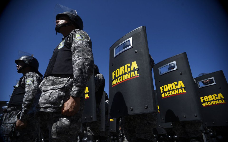 A Secretaria Nacional de Segurança realiza a formatura de 600 integrantes da Força Nacional. A solenidade marca a apresentação de parte do efetivo que irá atuar na Copa do Mundo (Fábio Rodrigues Pozzebom/Agência Brasil) (Foto: Roberto Policarpo) A Secretaria Nacional de Segurança realiza a formatura de 600 integrantes da Força Nacional. A solenidade marca a apresentação de parte do efetivo que irá atuar na Copa do Mundo (Fábio Rodrigues Pozzebom/Agência Brasil)